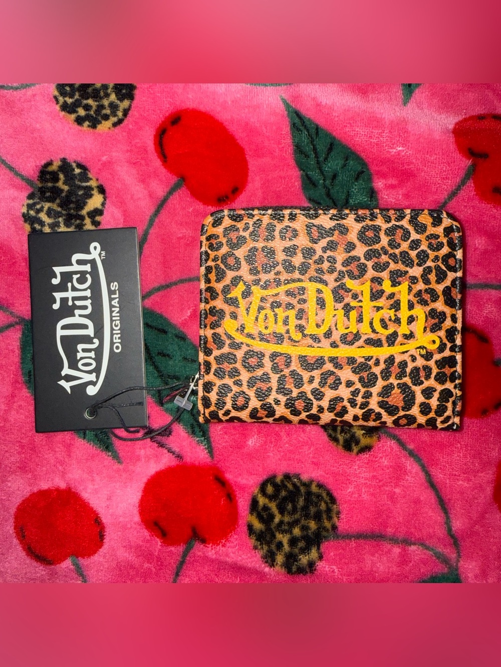 NWT Von Dutch Cheetah Print Zip Wallet